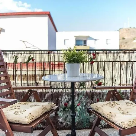 Views And Calm By Center Apartment *